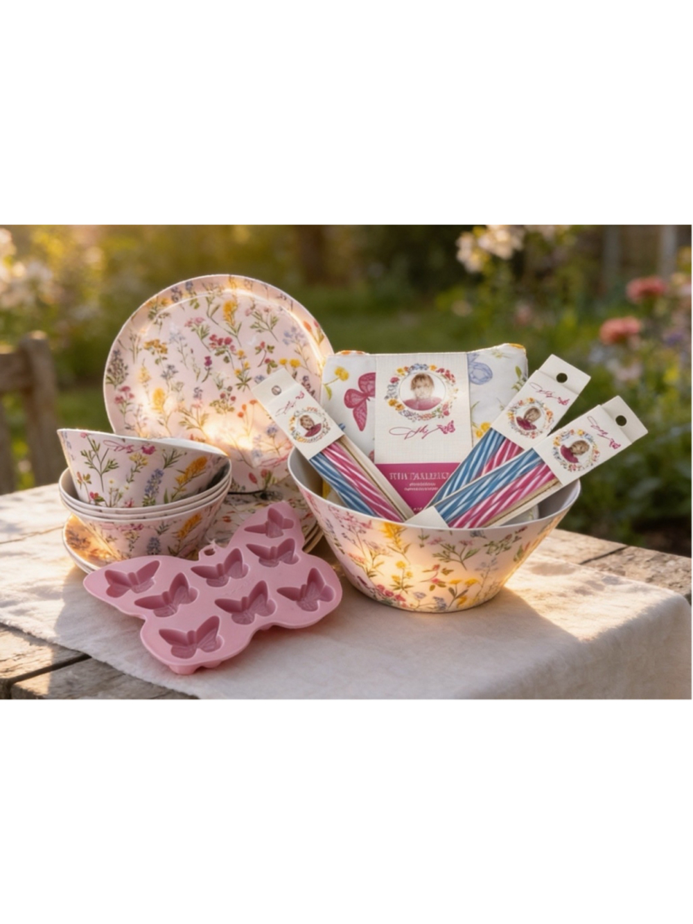 Dolly Parton Discontinued Kitchen Set Rare 26 pc Plates Bowls Straws Tablecloth - Picture 2 of 8